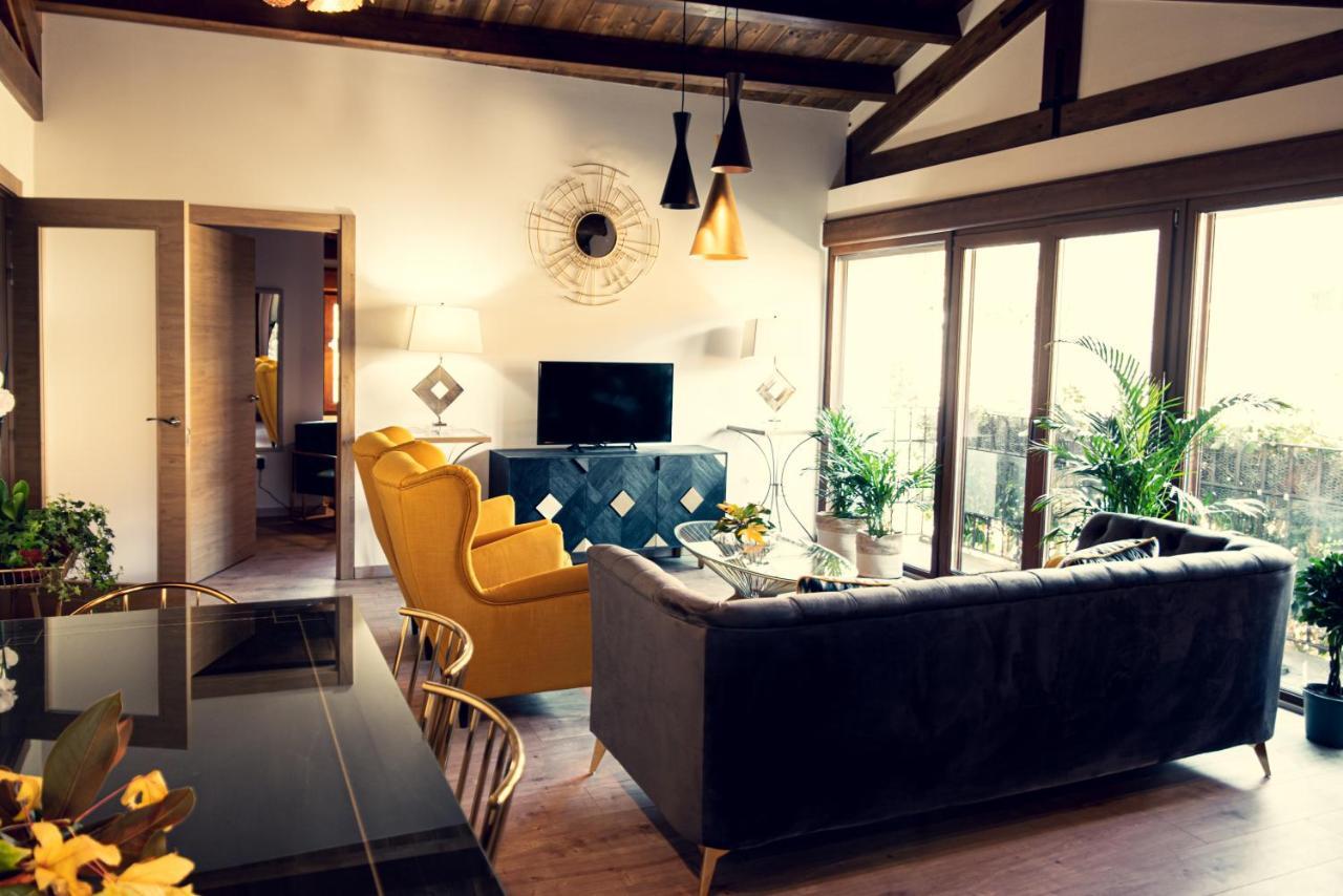 Apartamentos En El Valle Del Jerte Flores Para Angela Cabezuela Del Valle Luaran gambar