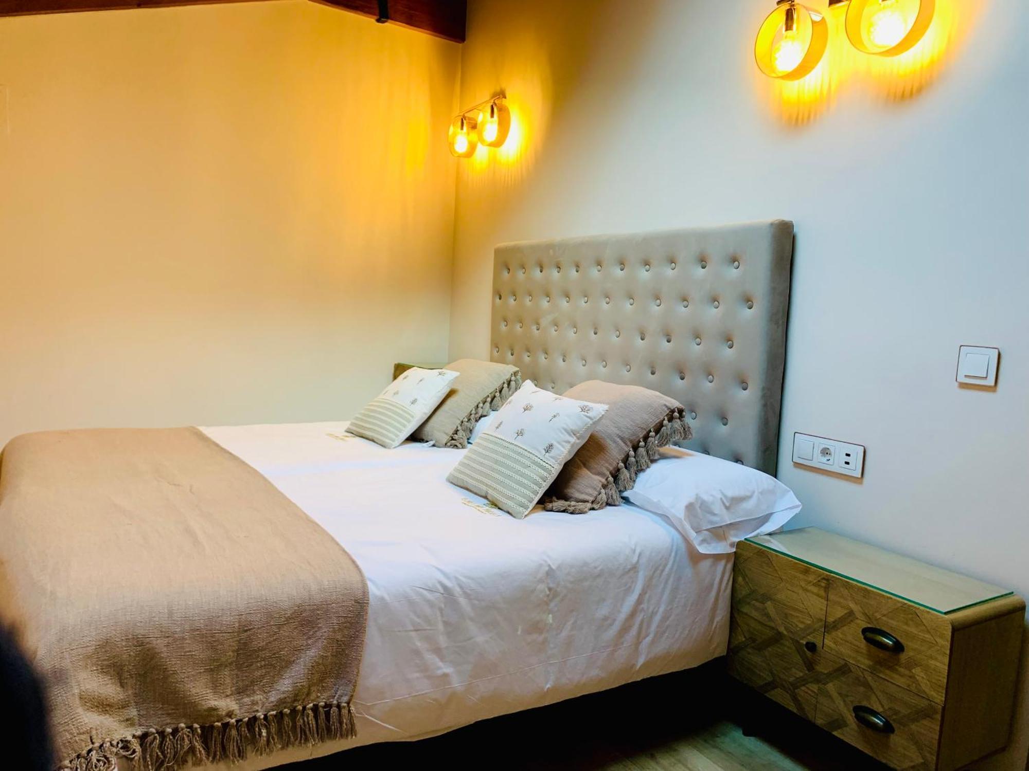 Apartamentos En El Valle Del Jerte Flores Para Angela Cabezuela Del Valle Luaran gambar